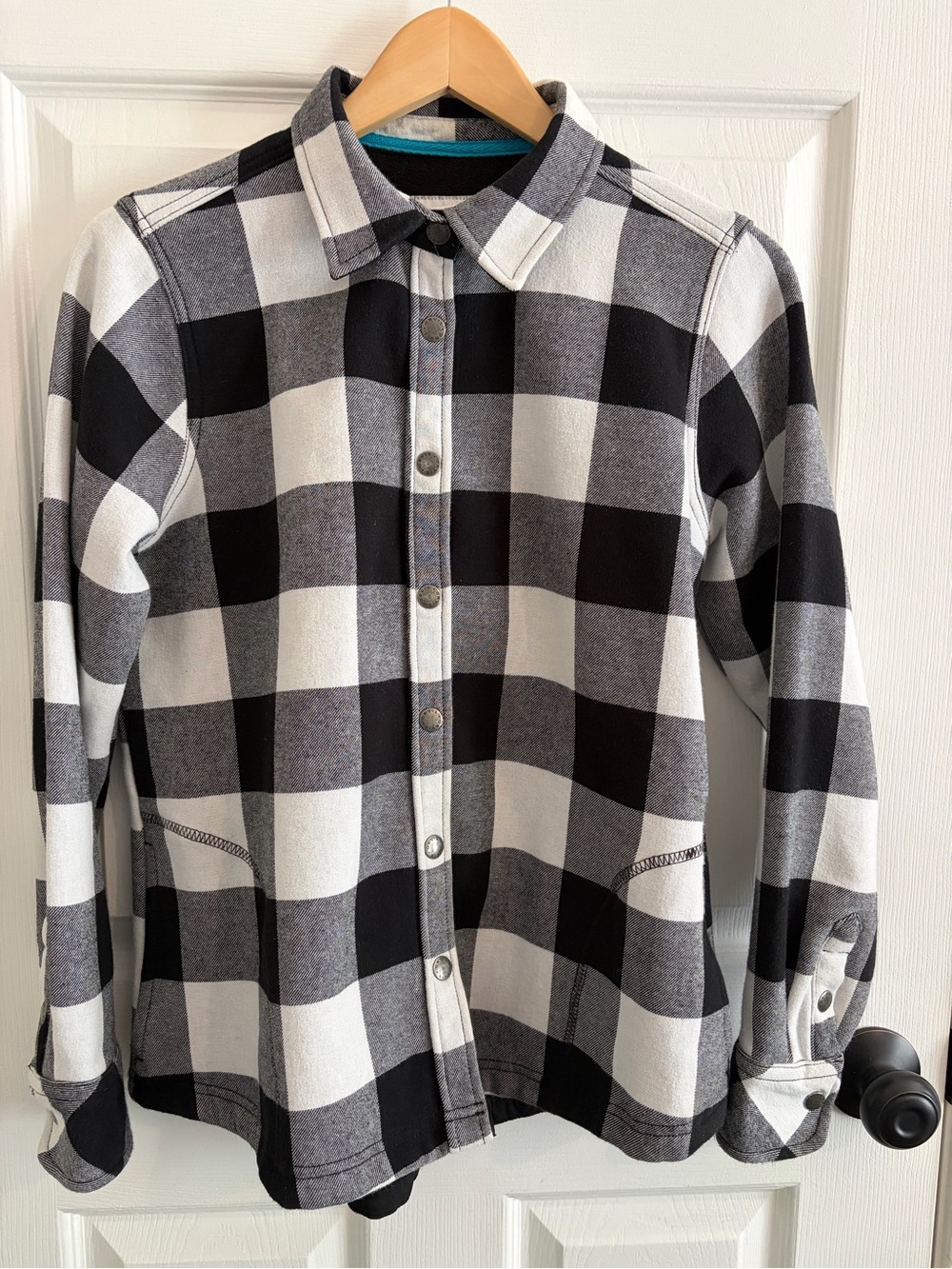 Orvis Women’s Fleece Lined Black & White Buffalo Plaid Button Down Shacket - M